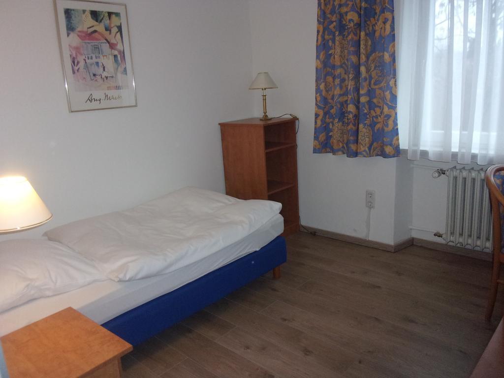 Hotel Faehrhaus Saarbruecken Room photo